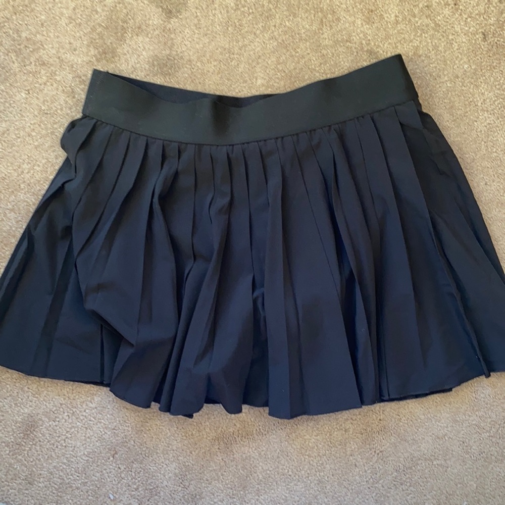 Black tennis skirt from TNA